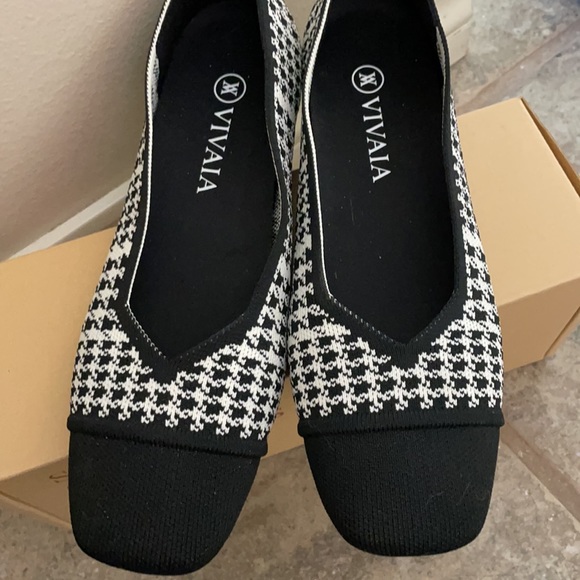 VIVAIA Houndstooth Flats - Picture 2 of 7